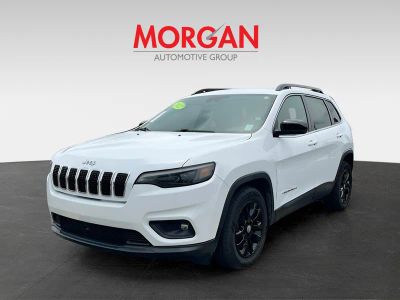 2022 Jeep Cherokee — rear three-quarter view