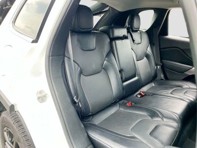 2022 Jeep Cherokee — photo 24 view