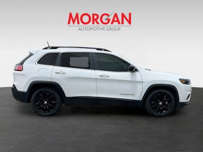 2022 Jeep Cherokee — photo 8 view