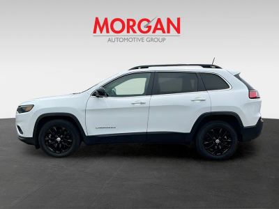 2022 Jeep Cherokee — interior view