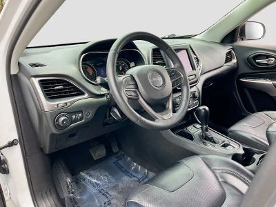 2022 Jeep Cherokee — photo 9 view
