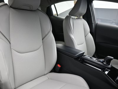 2026 Toyota Prius Limited Hatchback - Photo 16