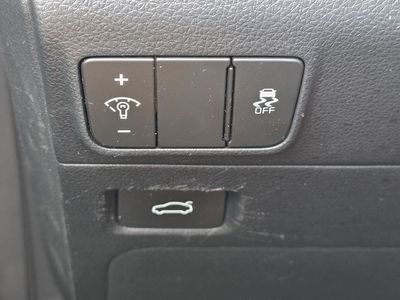 2025 Kia K5 - Photo 28