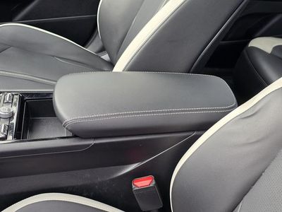 2025 Kia K5 - Photo 9