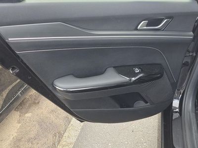 2025 Kia K5 - Photo 36