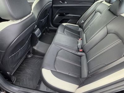 2025 Kia K5 - Photo 10