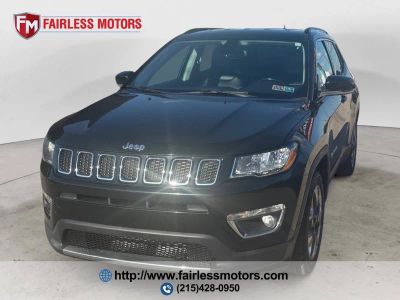 2020 Jeep Compass Limited 4dr SUV in Diamond Black Crystal Pearl Coat — front three-quarter view
