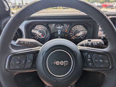 2026 Jeep Wrangler — photo 30 view