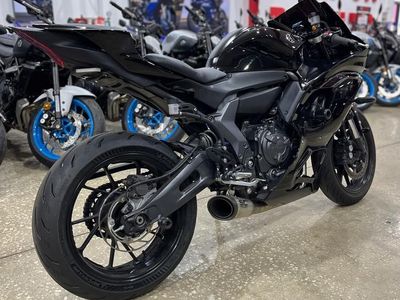 2023 Yamaha YZF-R7 - Photo 9