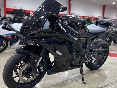2023 Yamaha YZF-R7 - Photo 7