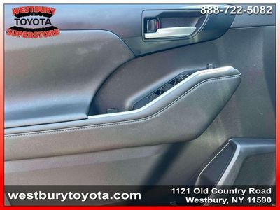 2023 Toyota Highlander - Photo 18