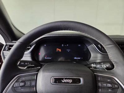 2025 Jeep Grand Cherokee L — photo 14 view