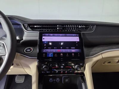 2025 Jeep Grand Cherokee L — photo 17 view