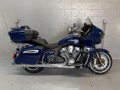 2025 Indian Motorcycle Pursuit Limited 112 w/PowerBand Audio Springfield Blue - Photo 10