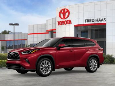 2026 Toyota Highlander Hybrid — rear three-quarter view