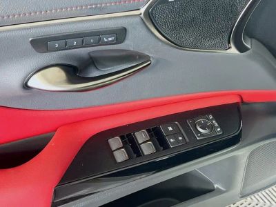 2025 Lexus ES — photo 12 view