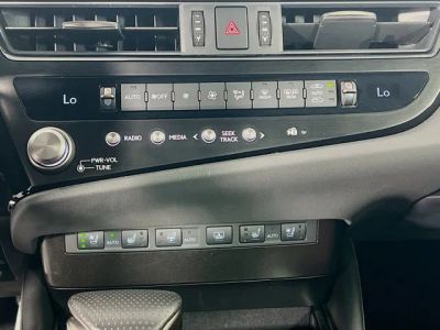 2025 Lexus ES — photo 23 view