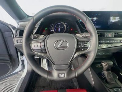 2025 Lexus ES — photo 16 view