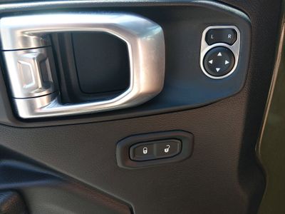 2023 Jeep Wrangler 4xe - Photo 12