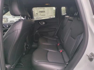 2026 Jeep Compass — photo 14 view
