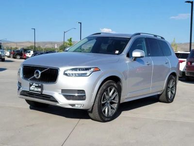 2017 Volvo XC90 T6 Momentum in Other — front three-quarter view