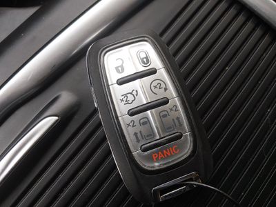 2023 Chrysler Pacifica — photo 15 view