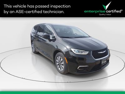 2023 Chrysler Pacifica Hybrid Touring L FWD — front three-quarter view