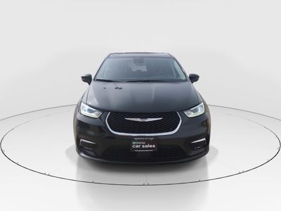 2023 Chrysler Pacifica — side profile view