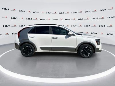 2025 Kia Niro EV — photo 9 view