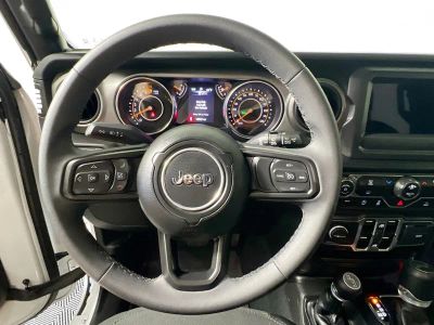 2023 Jeep Wrangler — photo 15 view