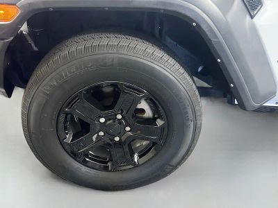 2023 Jeep Wrangler — photo 11 view