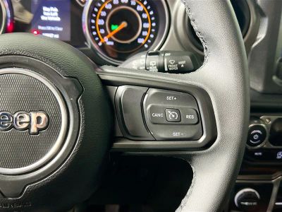 2023 Jeep Wrangler — photo 17 view