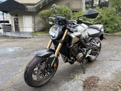 2025 Honda CBR650R E-Clutch - Photo 2