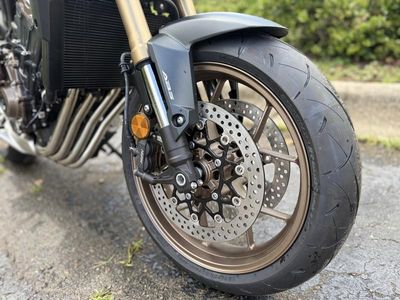 2025 Honda CBR650R E-Clutch - Photo 9