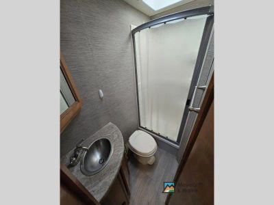2021 Thor Motor Coach Quantum - Photo 16