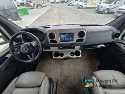 2021 Thor Motor Coach Quantum - Photo 9