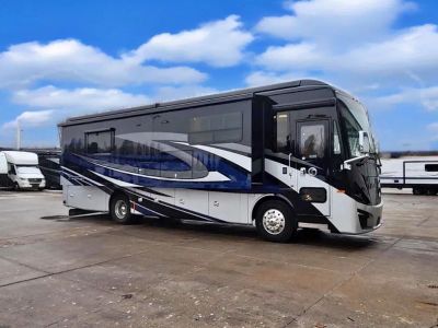 2025 Tiffin Motorhomes Phaeton - Photo 2