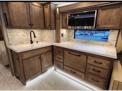 2025 Tiffin Motorhomes Phaeton - Photo 11