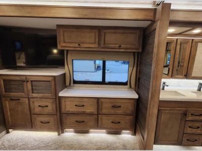 2025 Tiffin Motorhomes Phaeton - Photo 14