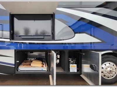 2025 Tiffin Motorhomes Phaeton - Photo 5