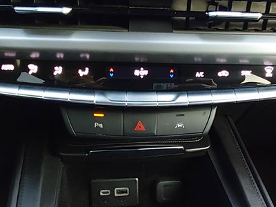 2024 Cadillac XT4 - Photo 13
