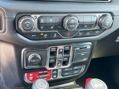 2026 Jeep Wrangler — photo 29 view