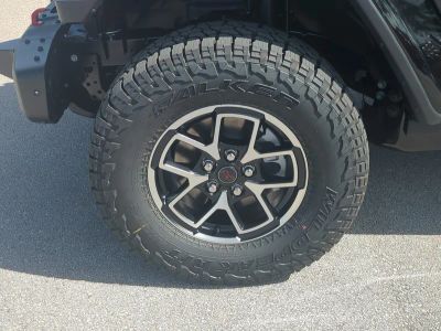 2026 Jeep Gladiator — photo 11 view