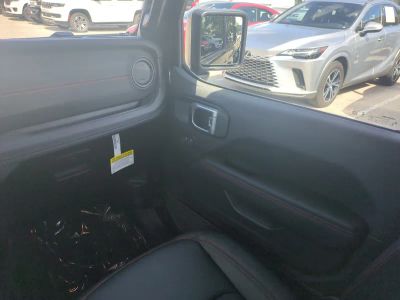 2026 Jeep Gladiator — photo 17 view