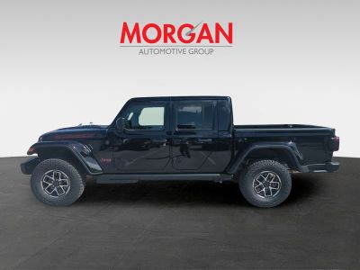 2026 Jeep Gladiator — photo 8 view