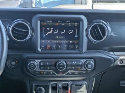 2023 Jeep Wrangler — photo 15 view