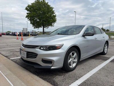 2018 Chevrolet Malibu - Photo 2