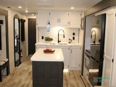 2026 Venture RV SportTrek Touring Edition — photo 32 view