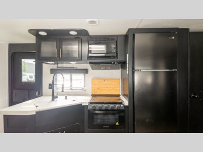 2021 Forest River RV Cherokee Grey Wolf - Photo 22