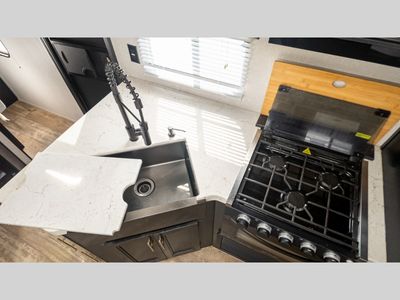 2021 Forest River RV Cherokee Grey Wolf - Photo 23